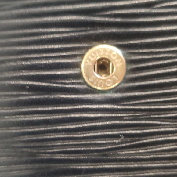 Men's Louis Vuitton Wallet - Picture 15 of 17